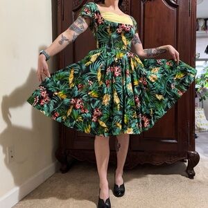 Laura Byrnes 2016 Pinup Girl Clothing Tropical Fit and Flare Dress size S